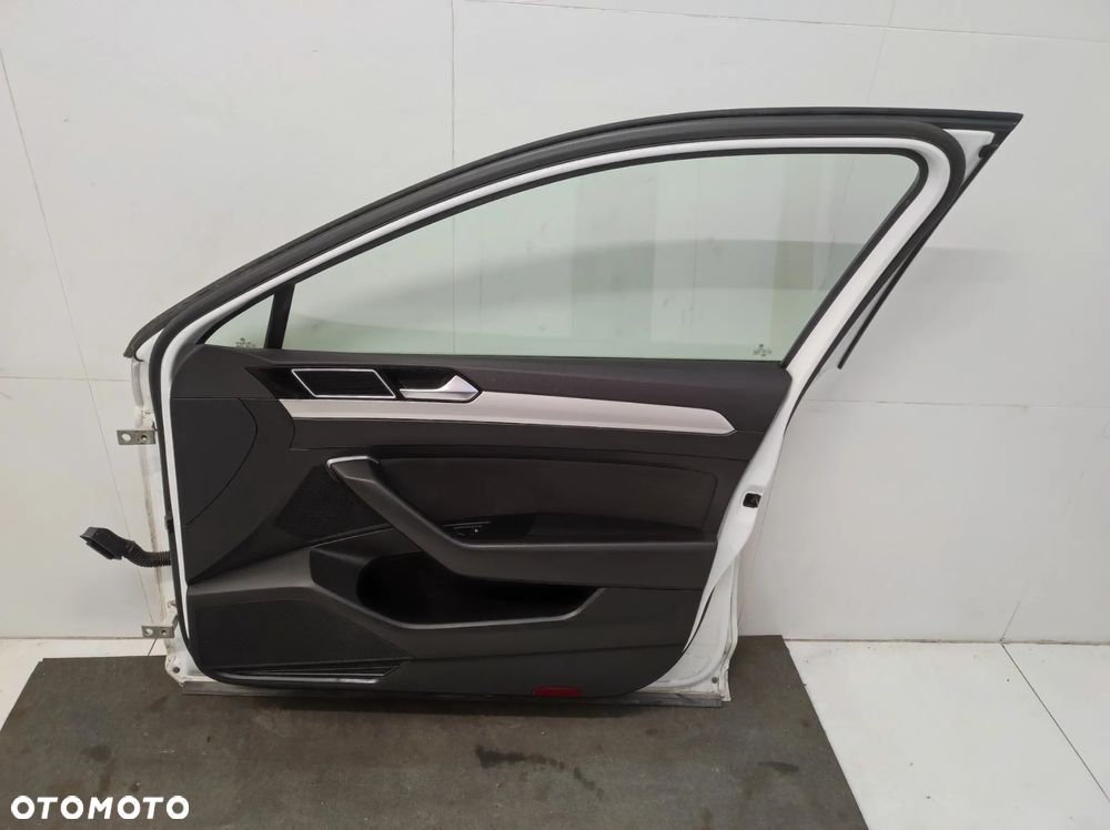 Drzwi prawe przód Volkswagen PASSAT B8 - 11