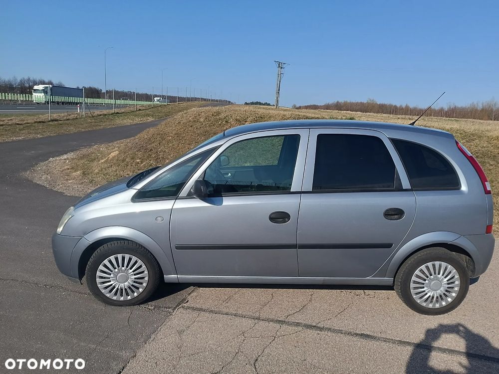 Opel Meriva 1.6 16V (Essentia) - 10