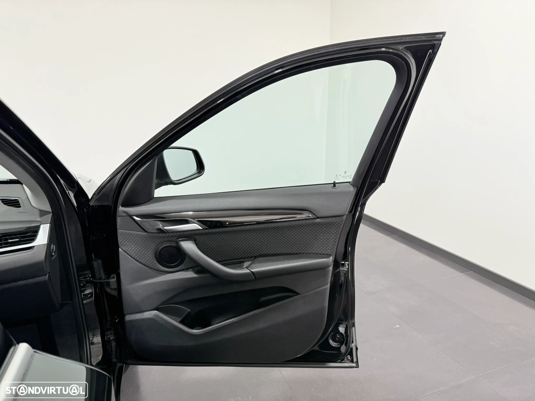 BMW X1 16 d sDrive Advantage - 44