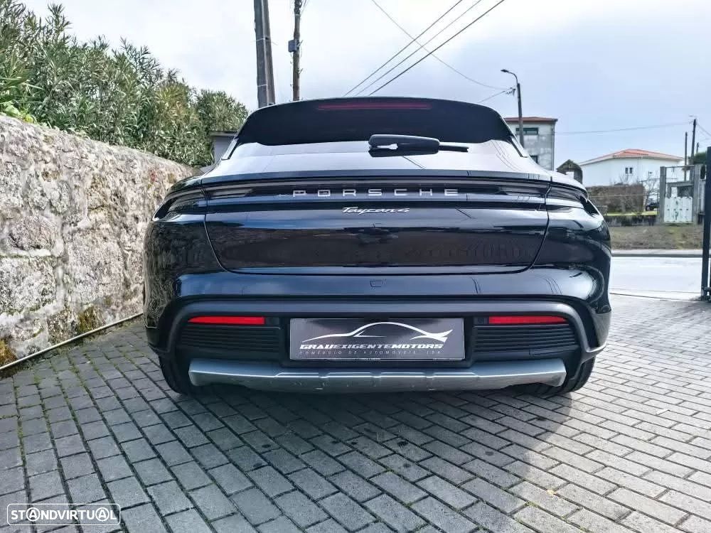 Porsche Taycan Cross Turismo 4 - 6