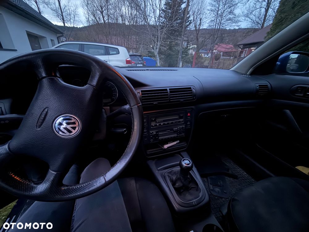 Volkswagen Passat 1.6 - 5