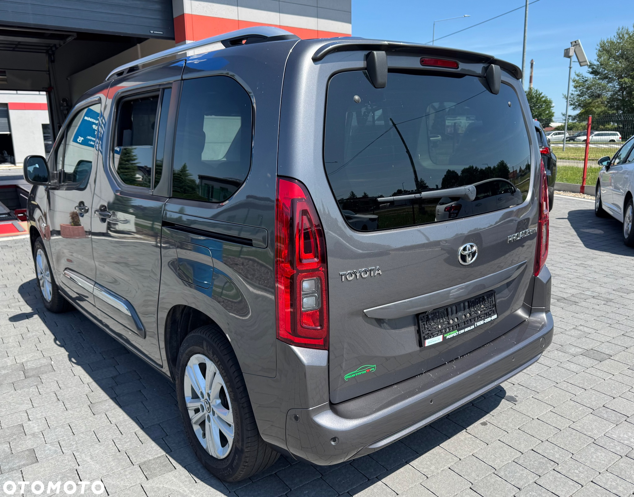 Toyota Proace City Verso 1.2 Turbo L1 Team Deutschland - 9