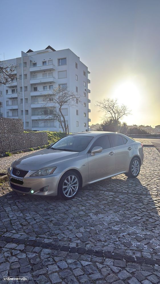 Lexus IS 220 d Luxury 25 - 2