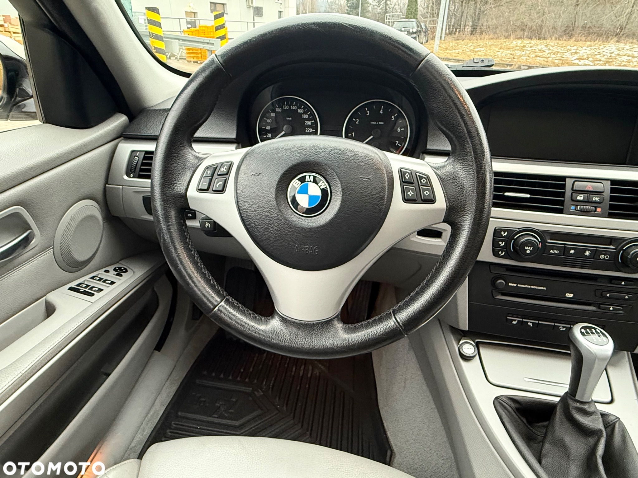BMW Seria 3 325xi - 30