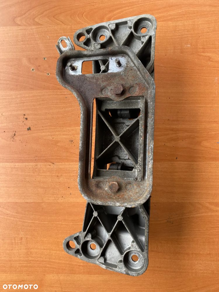 MOCOWANIE ŁAPA PODUSZKA SKRZYNI BIEGÓW BMW E60 E61 677717501 139811 - 6