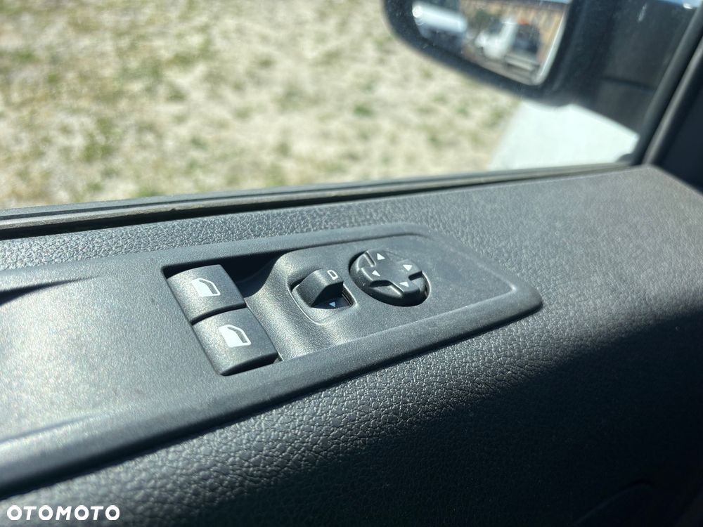Opel Vivaro - 11
