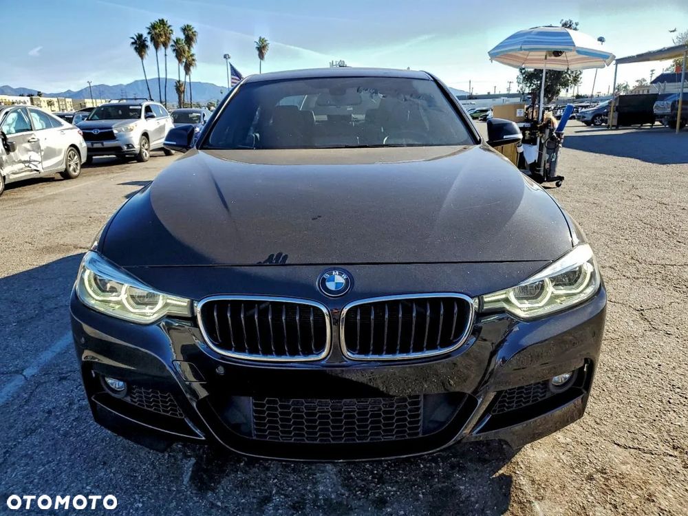 BMW Seria 3 330i Edition M Sport Shadow - 4