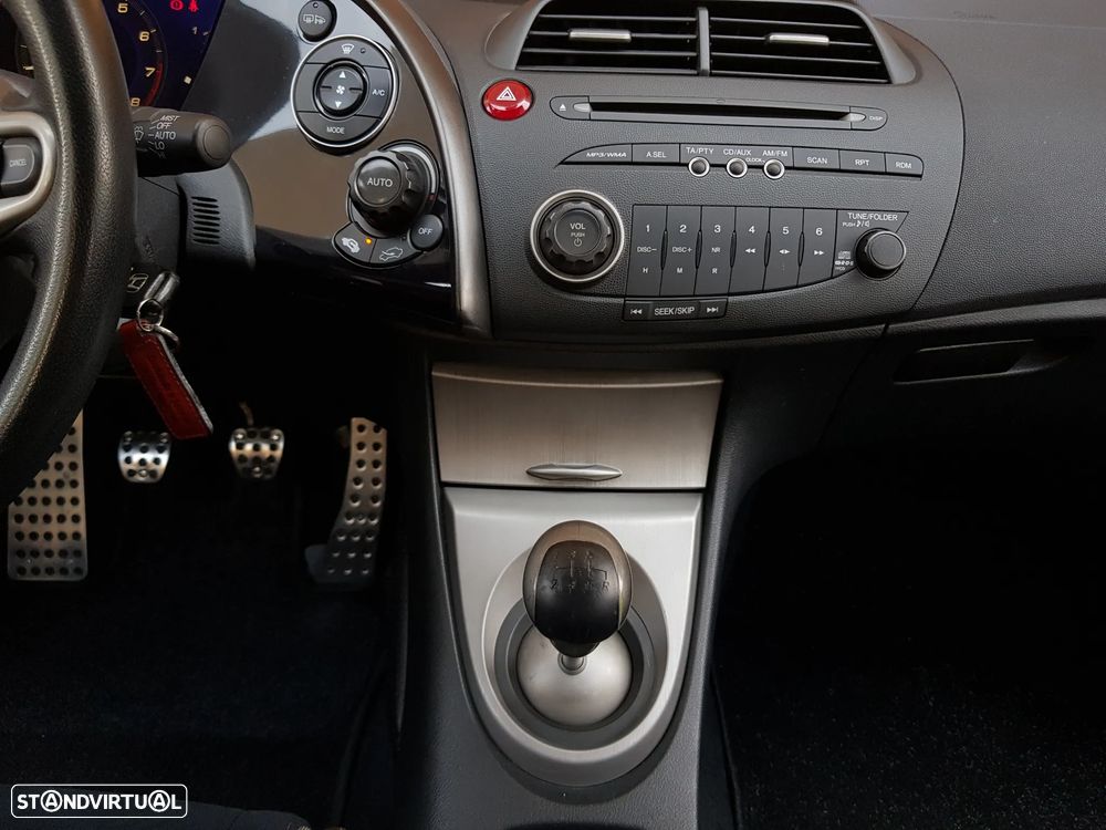 Honda Civic 1.8 Sport - 17