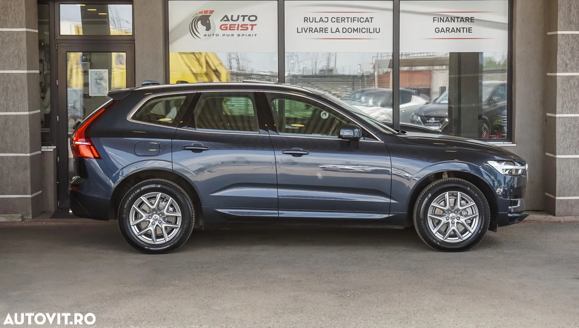 Volvo XC 60 T8 Twin Engine AWD Geartronic Momentum - 5