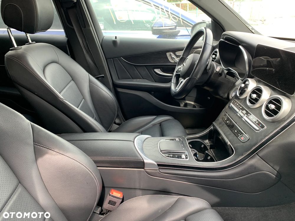 Mercedes-Benz GLC 300 4Matic 9G-TRONIC Edition Avantgarde - 12