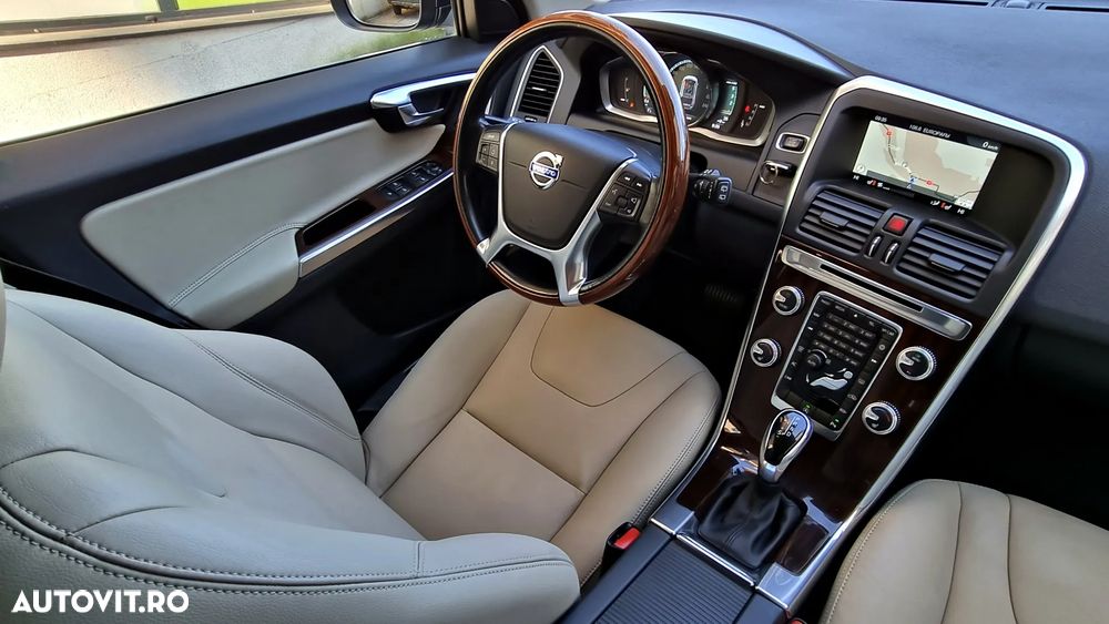 Volvo XC 60 D4 Geartronic Summum - 28