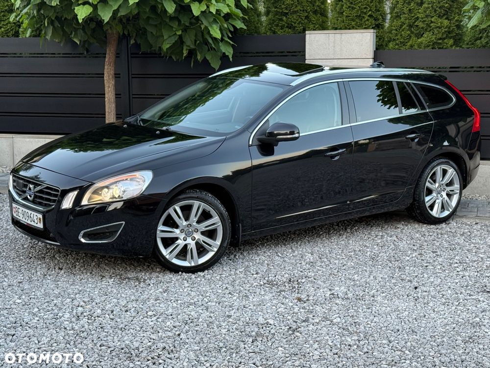 Volvo V60 T6 AWD Geartronic Momentum - 3