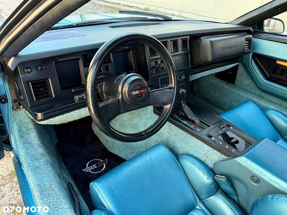 Chevrolet Corvette - 17