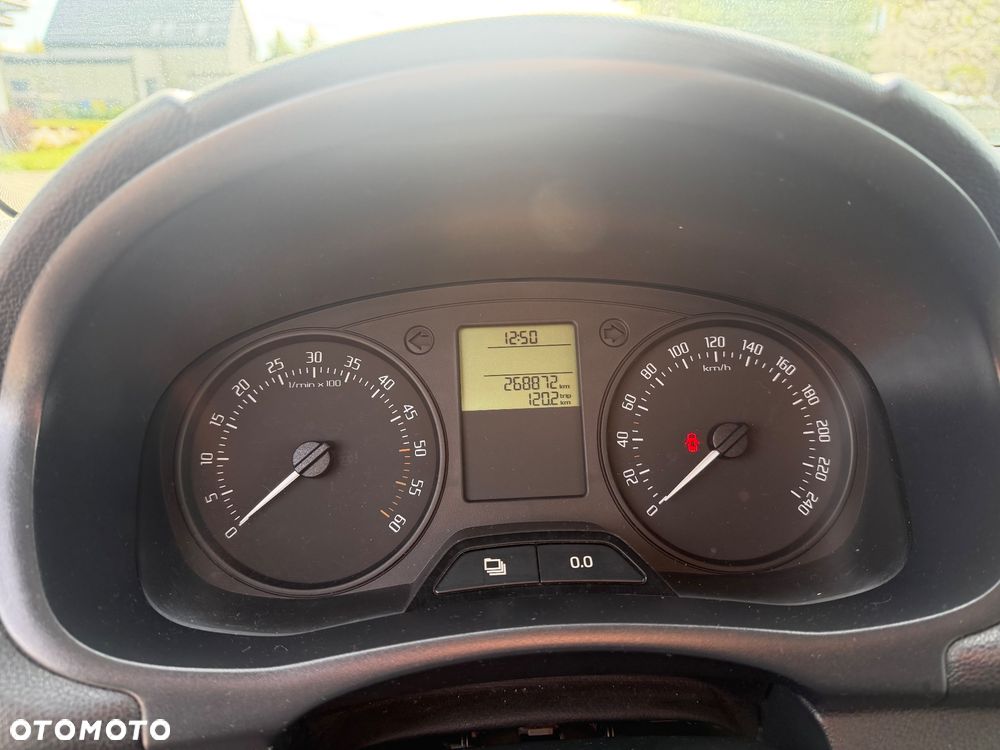 Skoda Fabia - 11