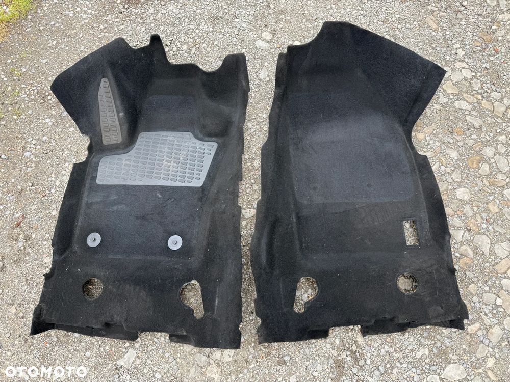 Wykładzina przednia dywan dywany 07357565190 07357103130 Fiat 500X 1.5 hybryda 2024r OE - 1