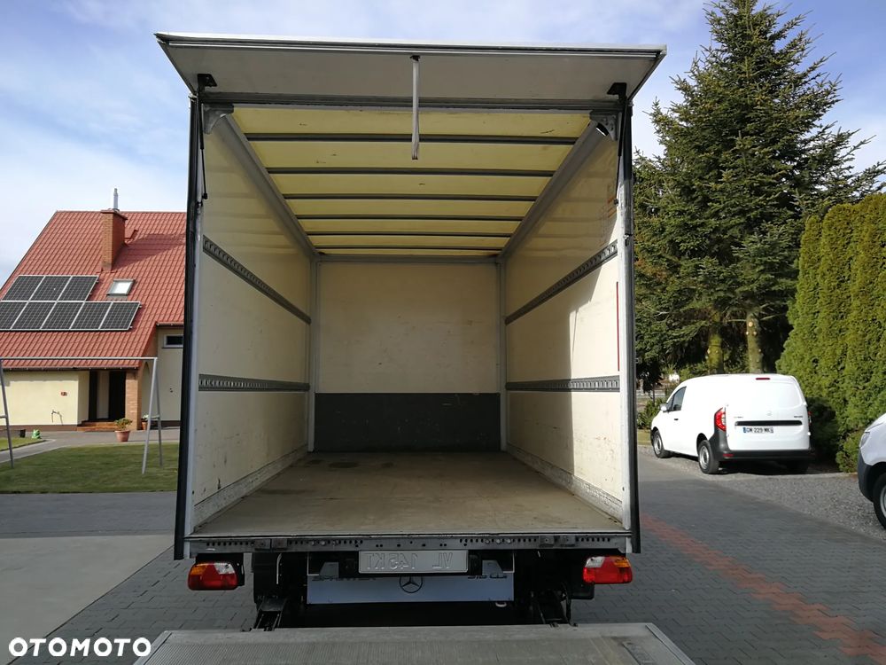Mercedes-Benz Sprinter - 8