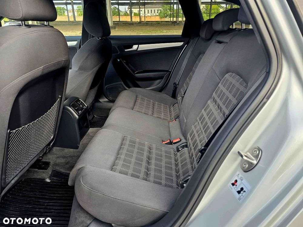 Audi A4 Avant 2.0 TDI DPF quattro S tronic S line Sportpaket - 13