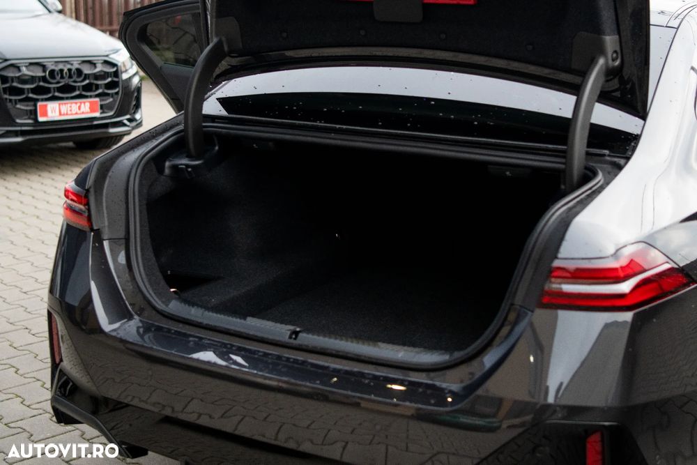 BMW Seria 5 520i Aut. - 29