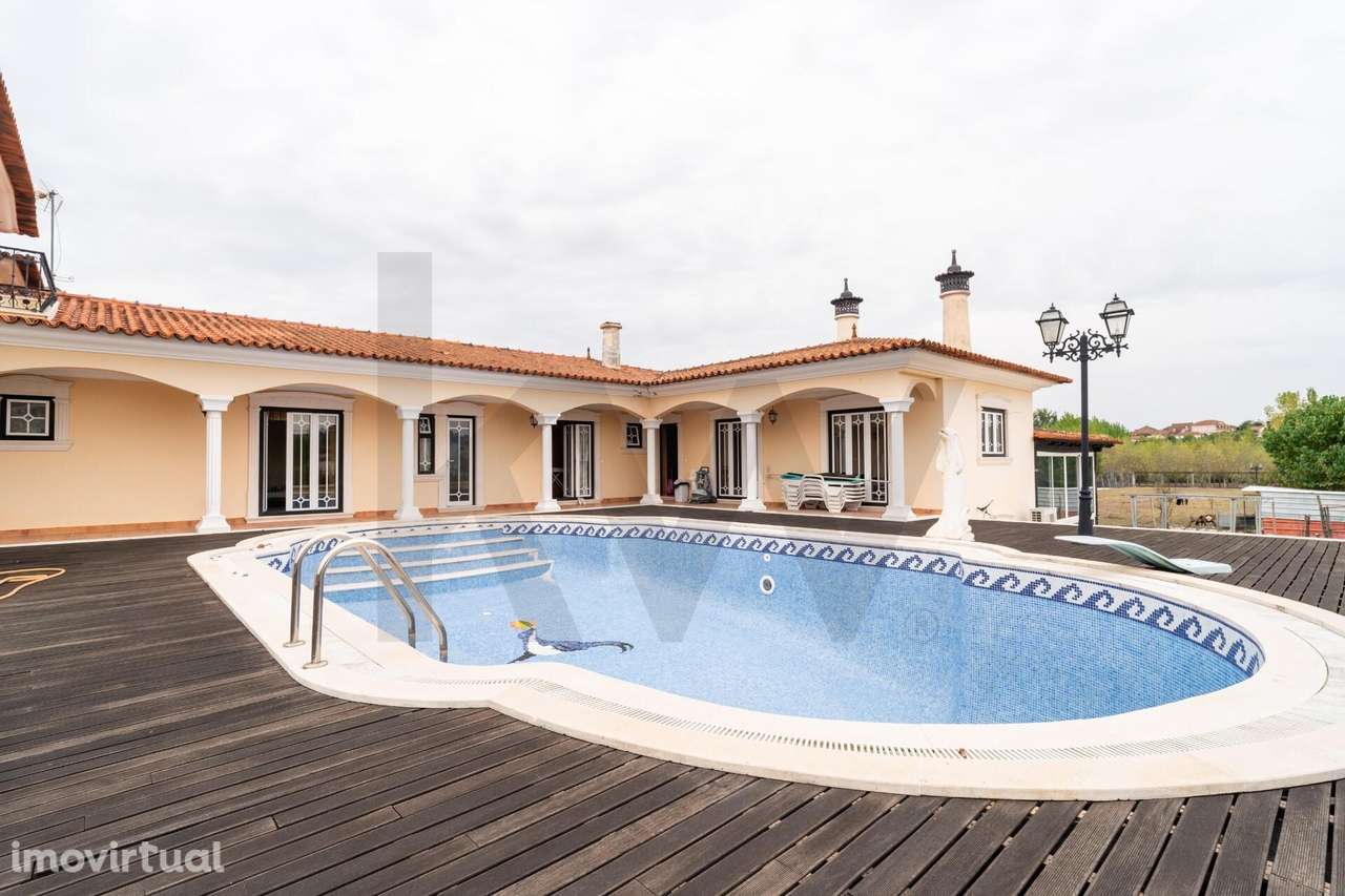 Coimbra/Mealhada - Moradia T5  Inserida em zona tranquila e soalheira - Grande imagem: 2/52