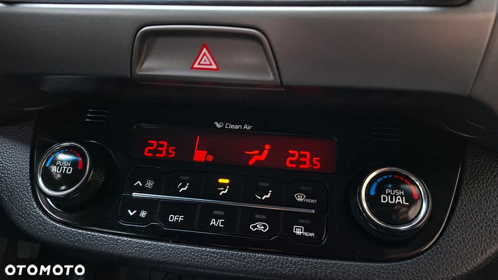 Kia Sportage 1.6 GDI 2WD Dream-Team Edition - 30