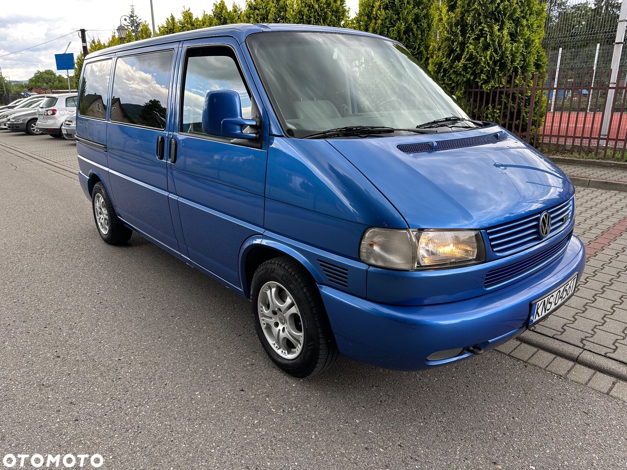 Volkswagen Multivan - 1