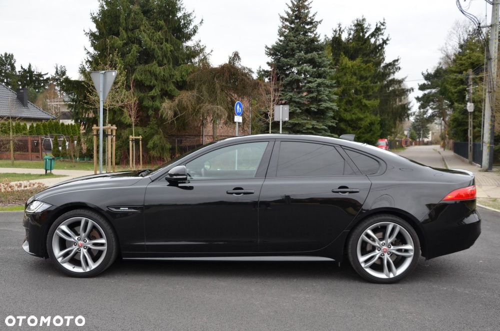 Jaguar XF 3.0 TDV6 R-Sport - 6