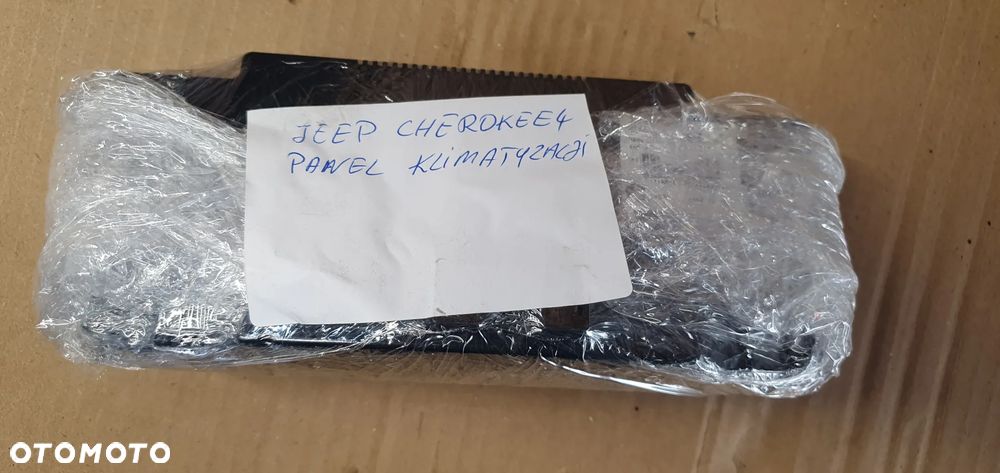 Panel nawiewu klimatyzacji klimy Jeep Grand Cherokee IV WK2 55111924A0 - 9