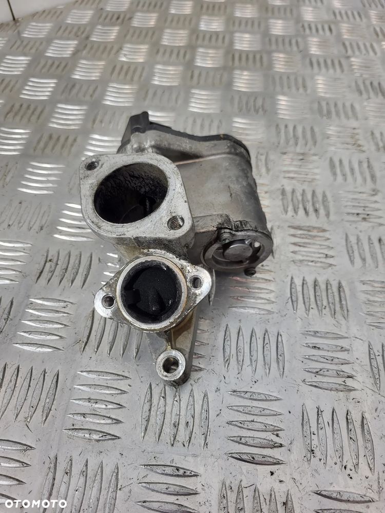 Suzuki Grand Vitara II 1.9 DDIS Zawór EGR - 4