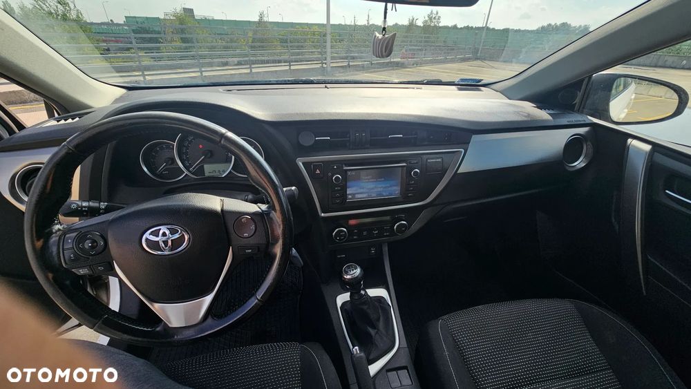 Toyota Auris 1.4 D-4D Premium - 11