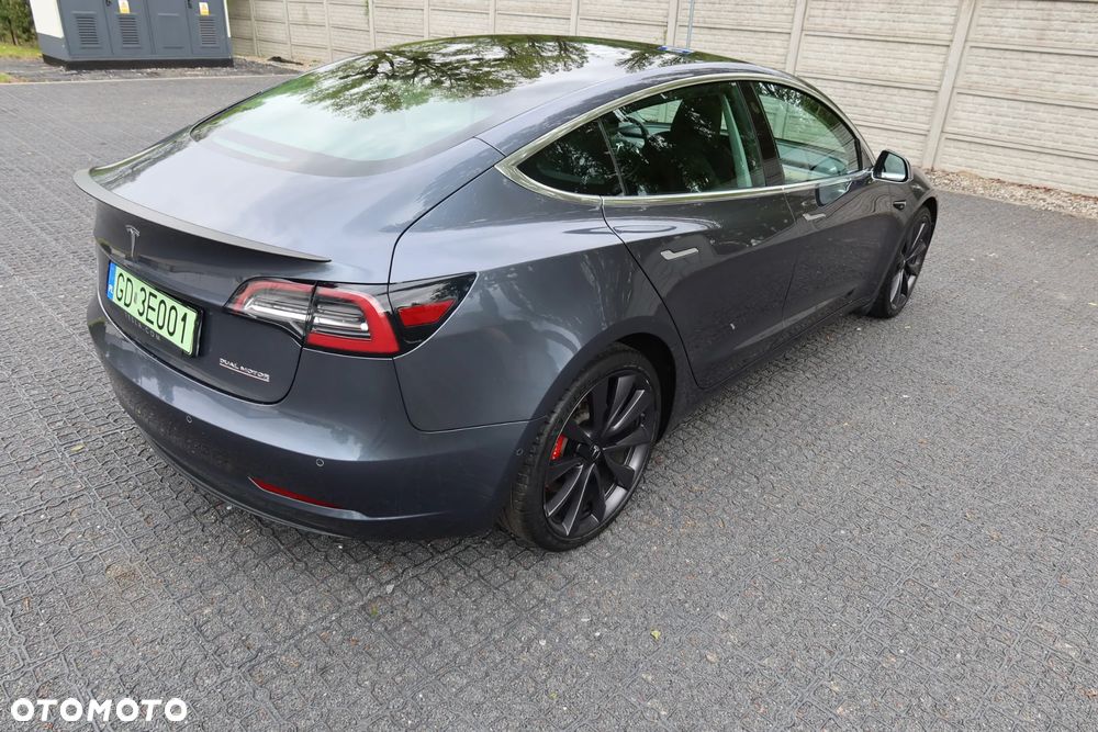 Tesla Model 3 - 3