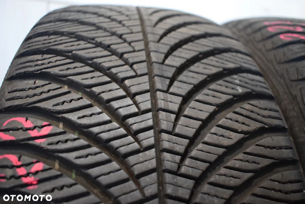 R19 225/45 Goodyear Vector 4Seasons GEN-2 Cena za parę - 3