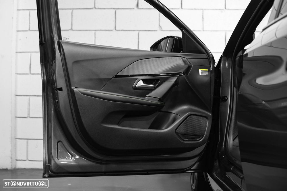 Peugeot 208 1.2 PureTech GT EAT8 - 21