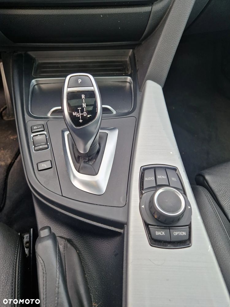 BMW 3GT 335i xDrive M Sport - 16