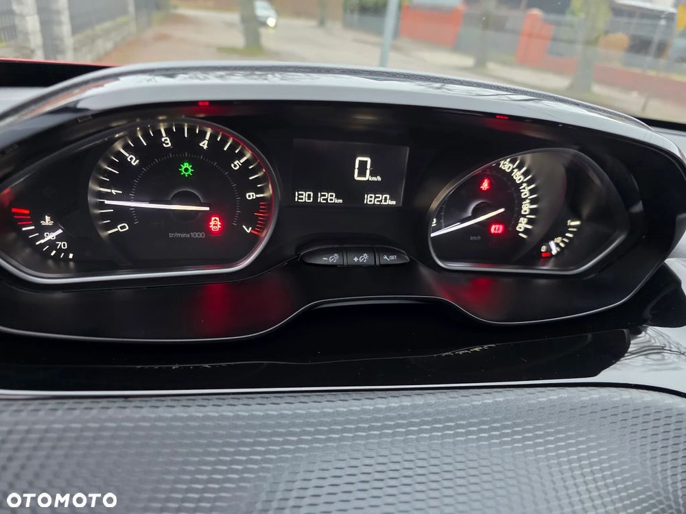 Peugeot 2008 PureTech 110 Style - 17