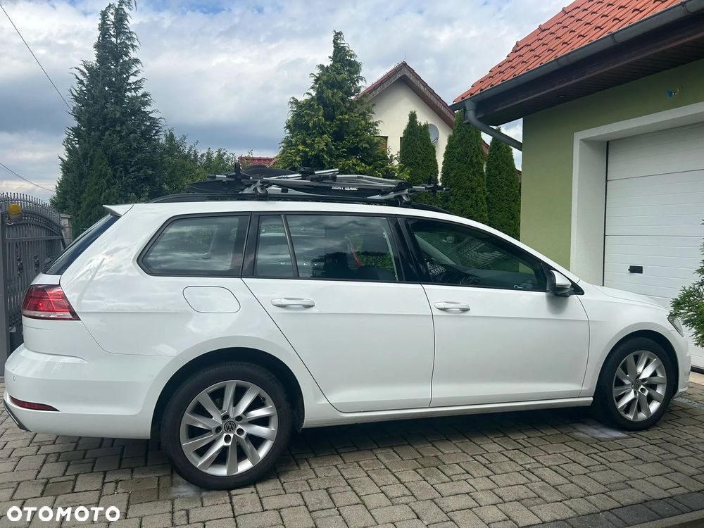 Volkswagen Golf - 6