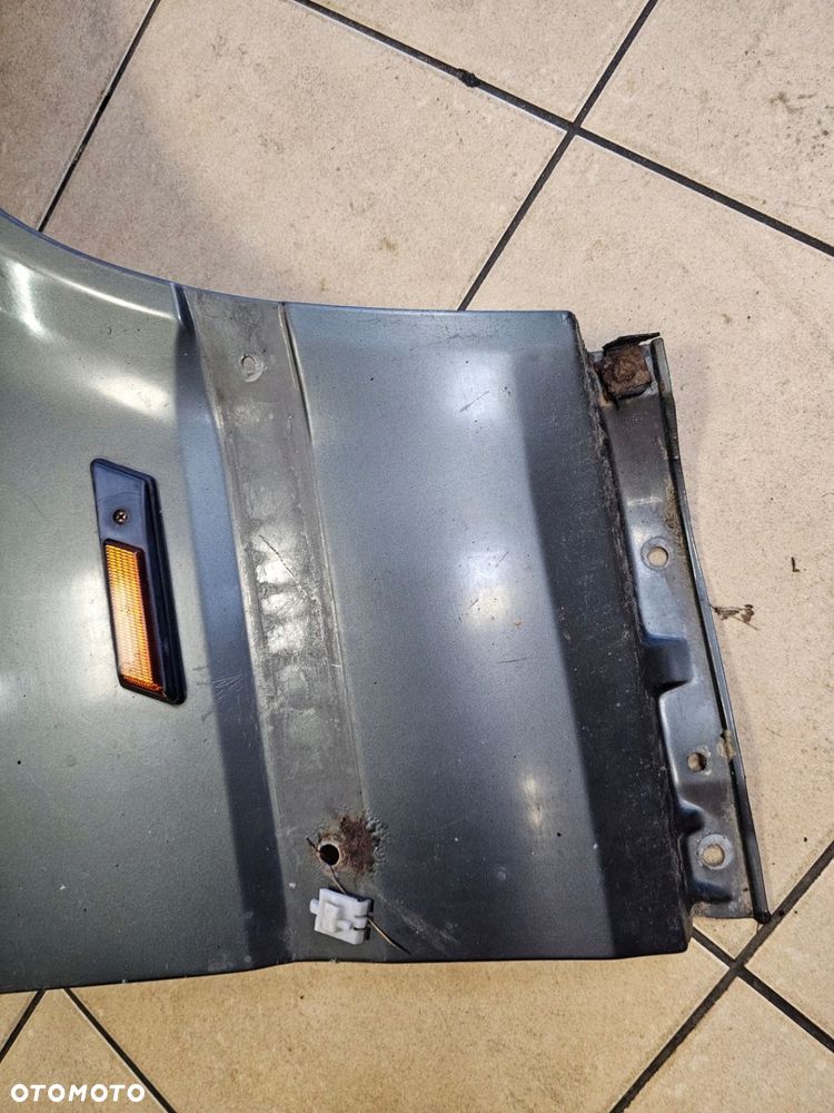BŁOTNIK PRAWY PRZÓD BMW E32 SREBRNY - 8