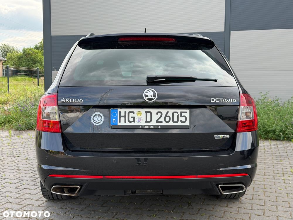 Skoda Octavia 2.0 TDI DSG RS - 10