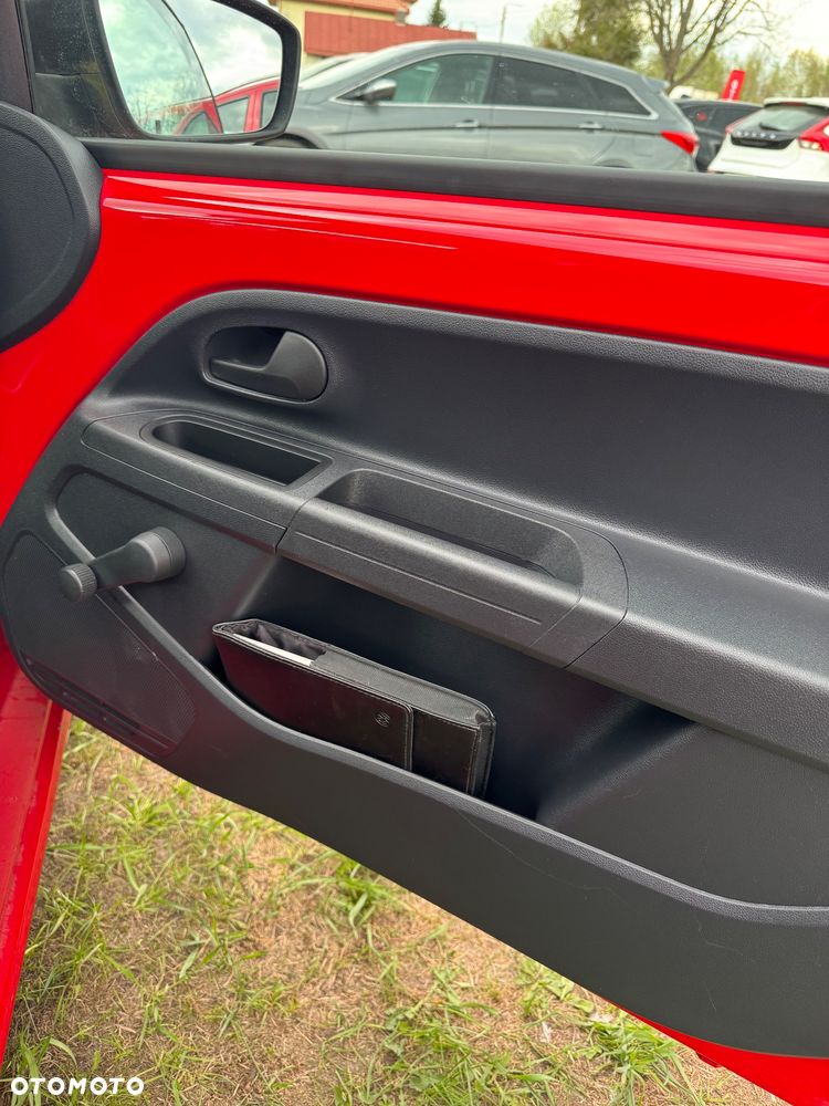 Volkswagen up! 1.0 white - 28