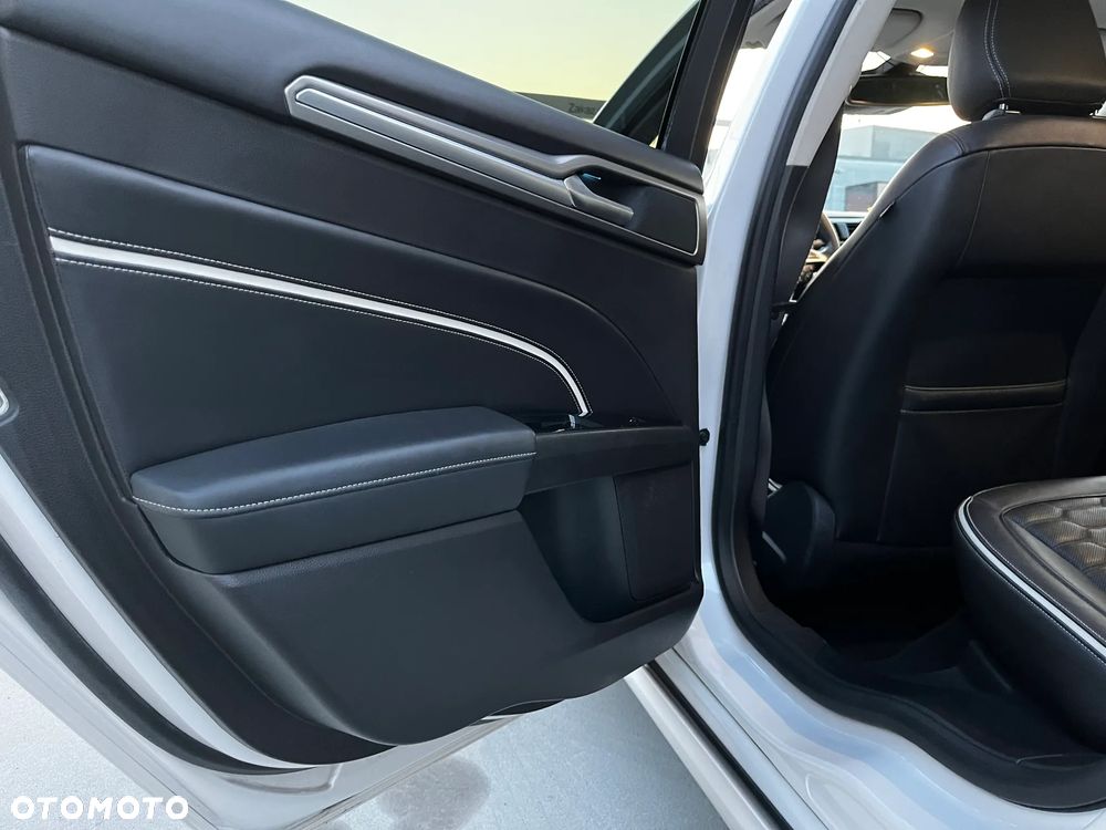 Ford Mondeo Vignale 2.0 EcoBoost - 27