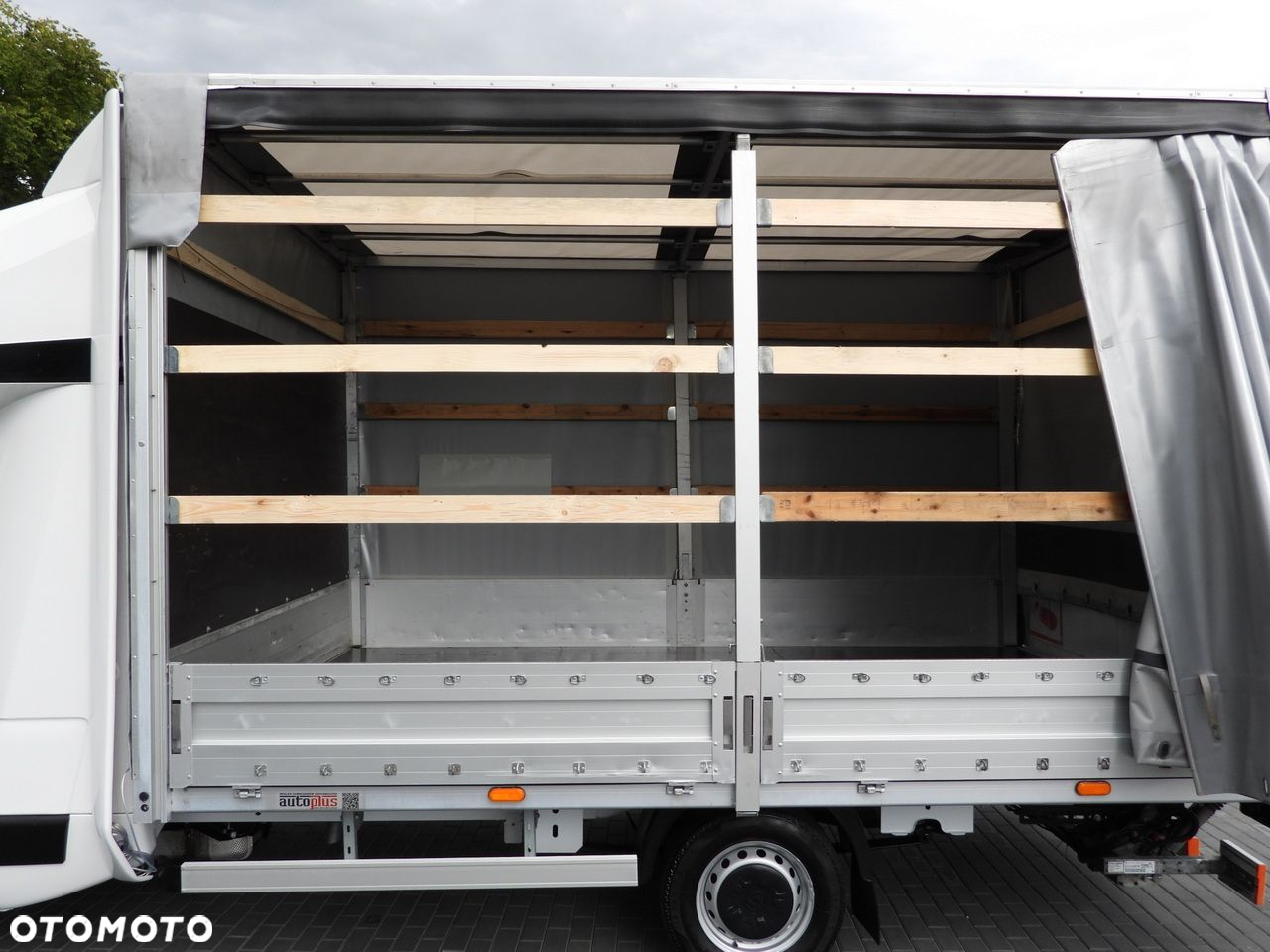 Renault MASTER PLANDEKA WINDA 10 PALET WEBASTO TEMPOMAT LEDY KLIMATYZACJA  165KM - 25