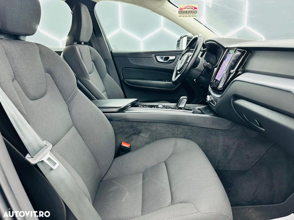 Volvo XC 60 B4 MHEV AT8 FWD Momentum Pro - 18