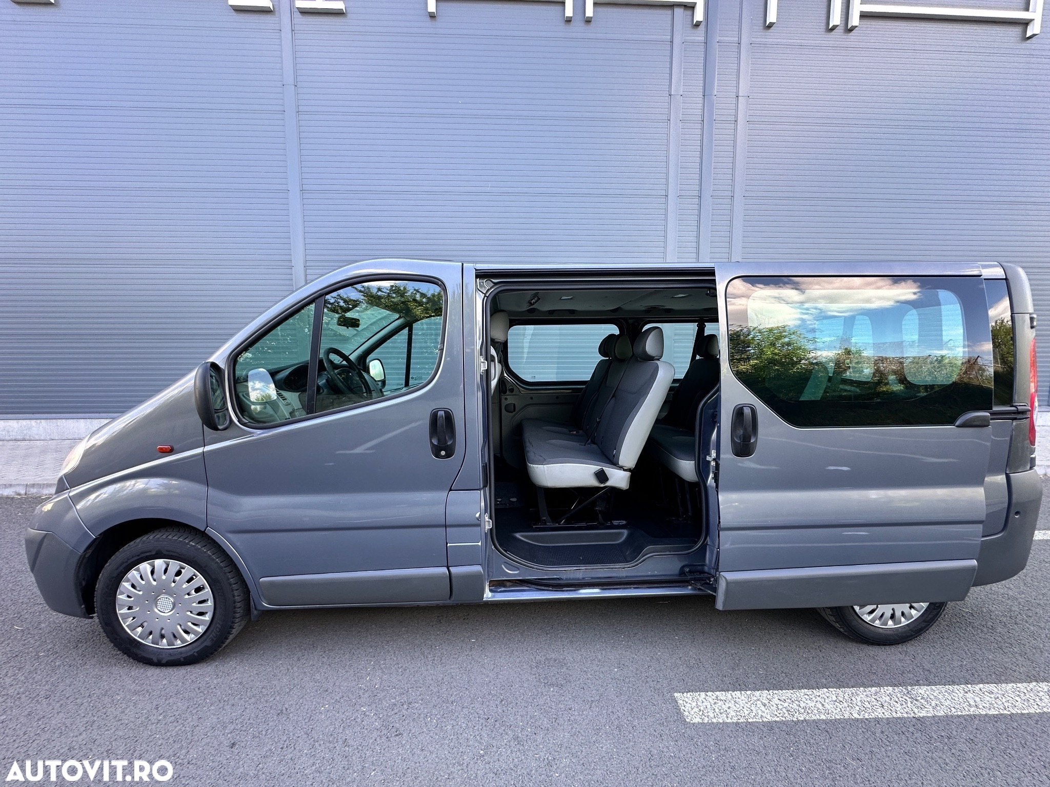 Opel Vivaro 2.0 CDTI L2H1 DPF Design Edition - 12