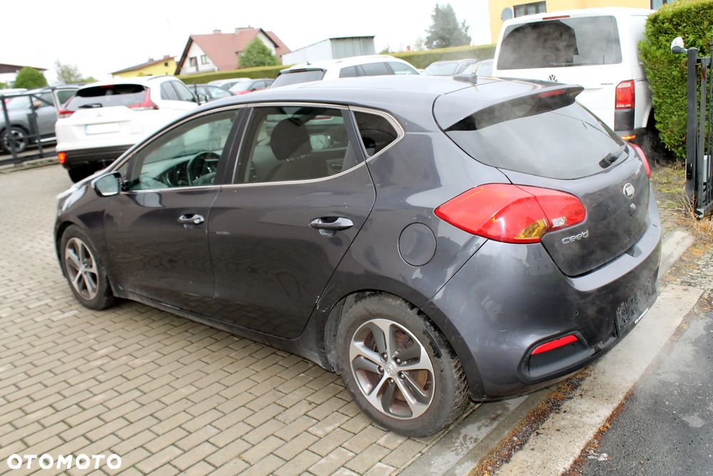 Kia Ceed 1.6 GDI DCT Platinum Edition - 6