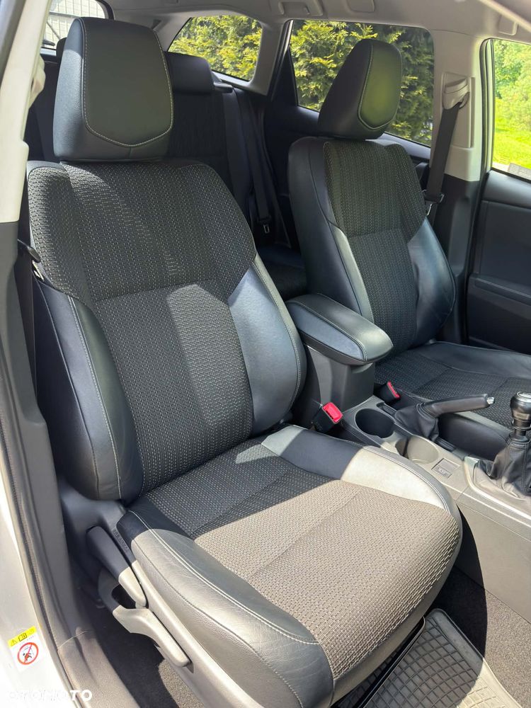 Toyota Auris 2.0 D-4D Prestige - 14