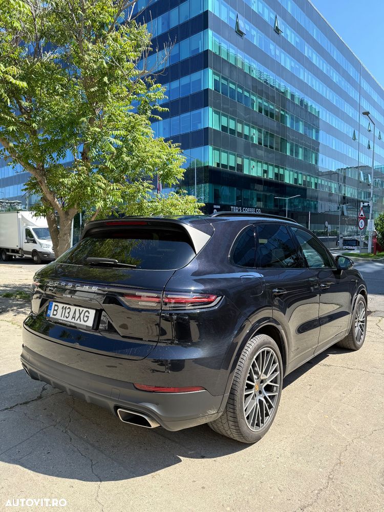 Porsche Cayenne - 1