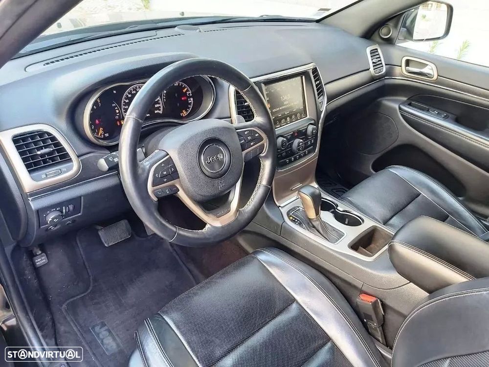 Jeep Grand Cherokee - 22