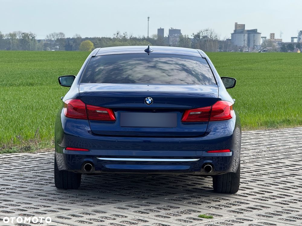 BMW Seria 5 530i xDrive Luxury Line - 9