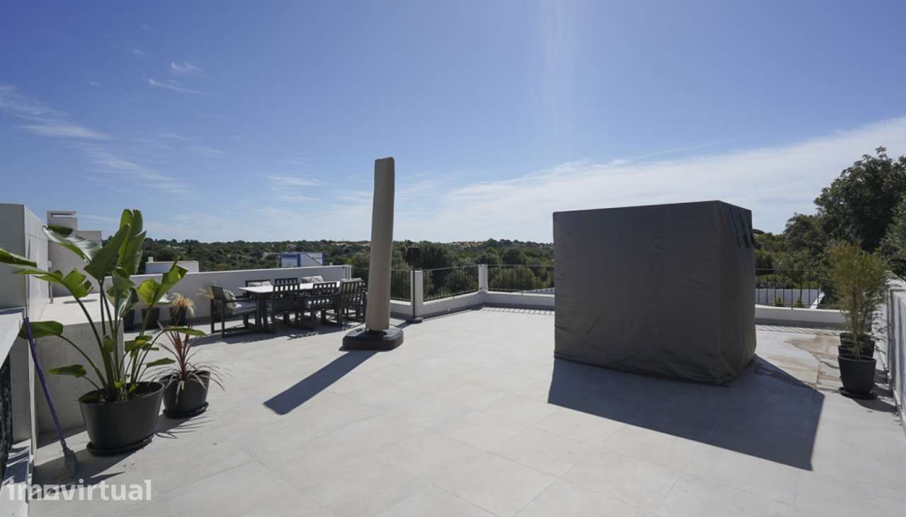 Moradia V4 térrea com piscina, à venda na Fuseta, Algarve - Grande imagem: 4/24