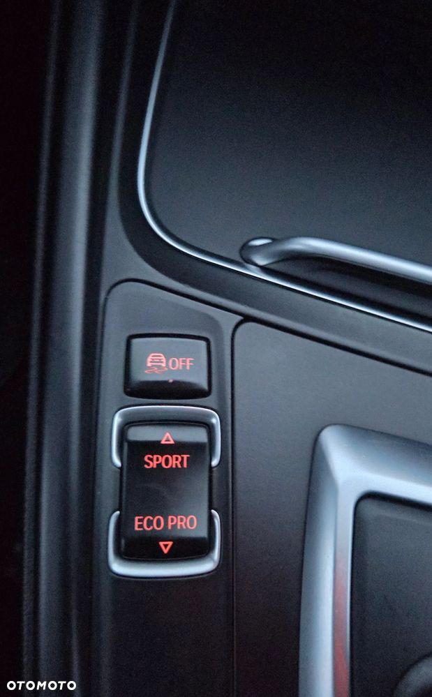 BMW Seria 3 318d Sport Line Shadow - 17
