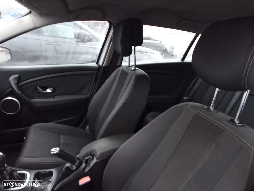 Renault Mégane Sport Tourer 1.5 dCi Comfort SS - 19